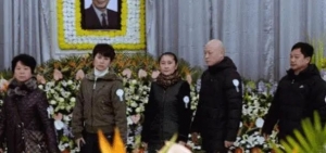明星舆情：六龄童追悼会现场，唐僧送最后一程，上千观众道别…… ...