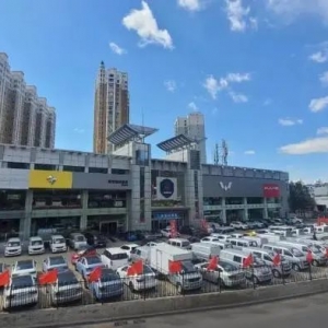 备受争议的4S店，正在大幅撤退