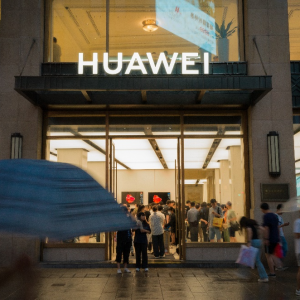 “一刻都不想等”，上海南京路这家手机旗舰店又开始排队了 ...