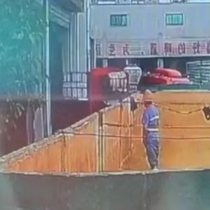 青岛啤酒陷“一工人原料仓小便”风波，回应：全部封存并报警 ...