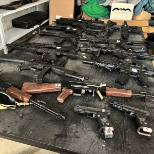 舆情漩涡中的水弹枪：法律边界与产品规制的探讨