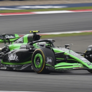 舆情分析：F1中国大奖赛正赛落幕，维斯塔潘夺冠周冠宇第14名完赛 ... ...